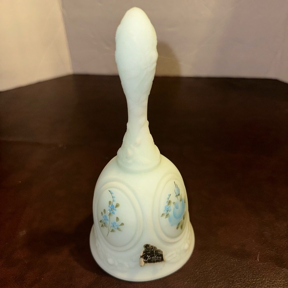 Satin Fenton bell - Picture 1 of 6
